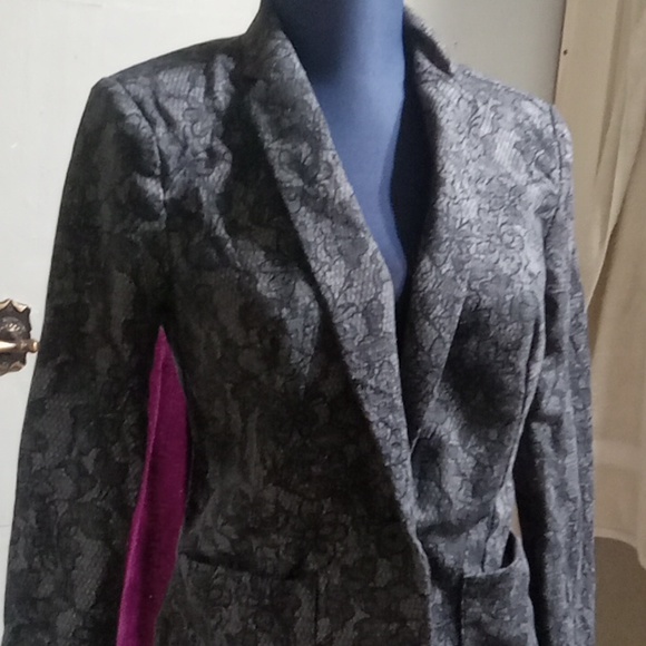 Blazer - Picture 2 of 2